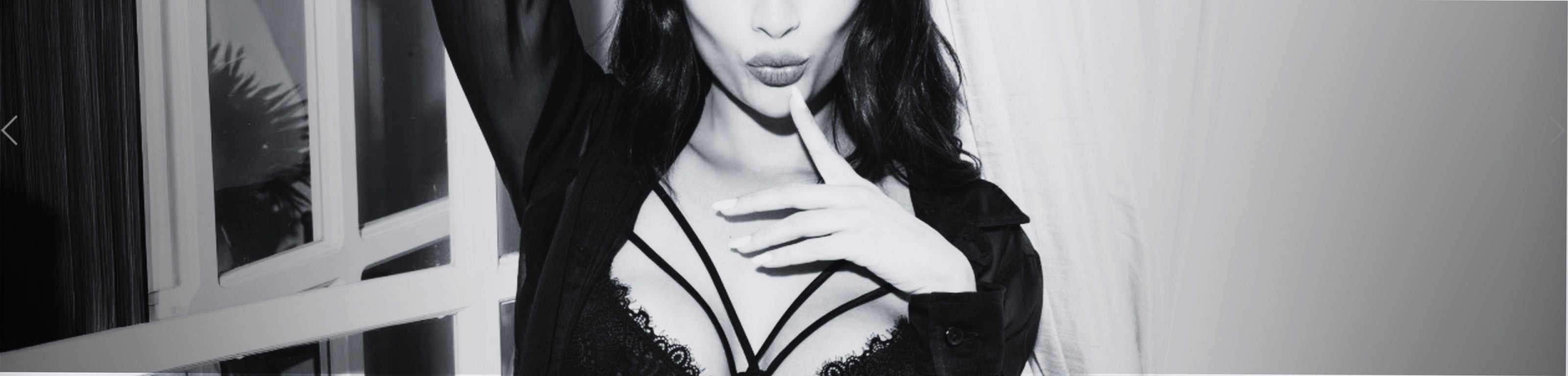 Banner con modelo en lenceria